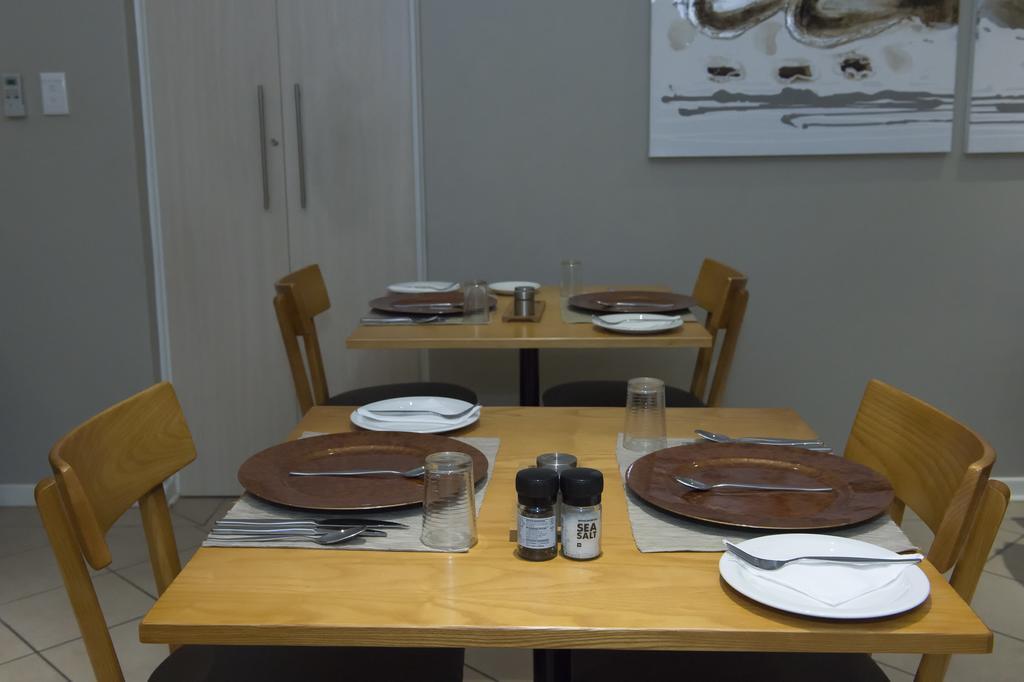The Suburban Guest House Bloemfontein Extérieur photo